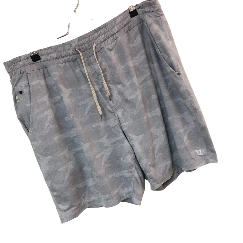 Vuori Kore Shorts Grey Camo Performance Workout Athletic Gym Training Mens XXL